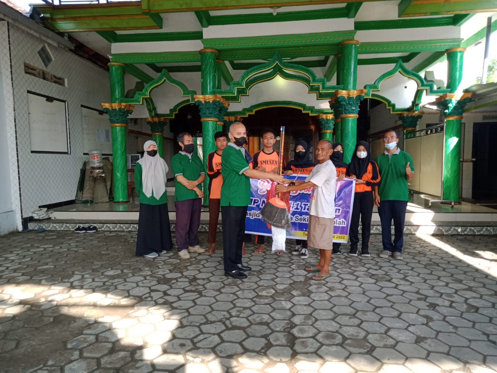 	Bakti Sosial Bulan Ramadhan SMP Negeri 1Takeran 2022